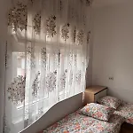 아파트 The Old Corner House *