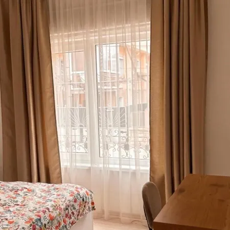 דירה The Old Corner House